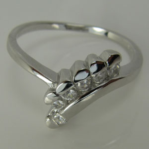 Stříbrný prsten P010